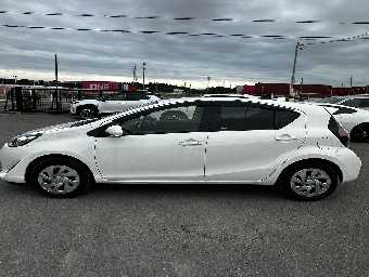 TOYOTA AQUA 2021 Image 6