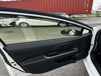 TOYOTA AQUA 2021 Image 9