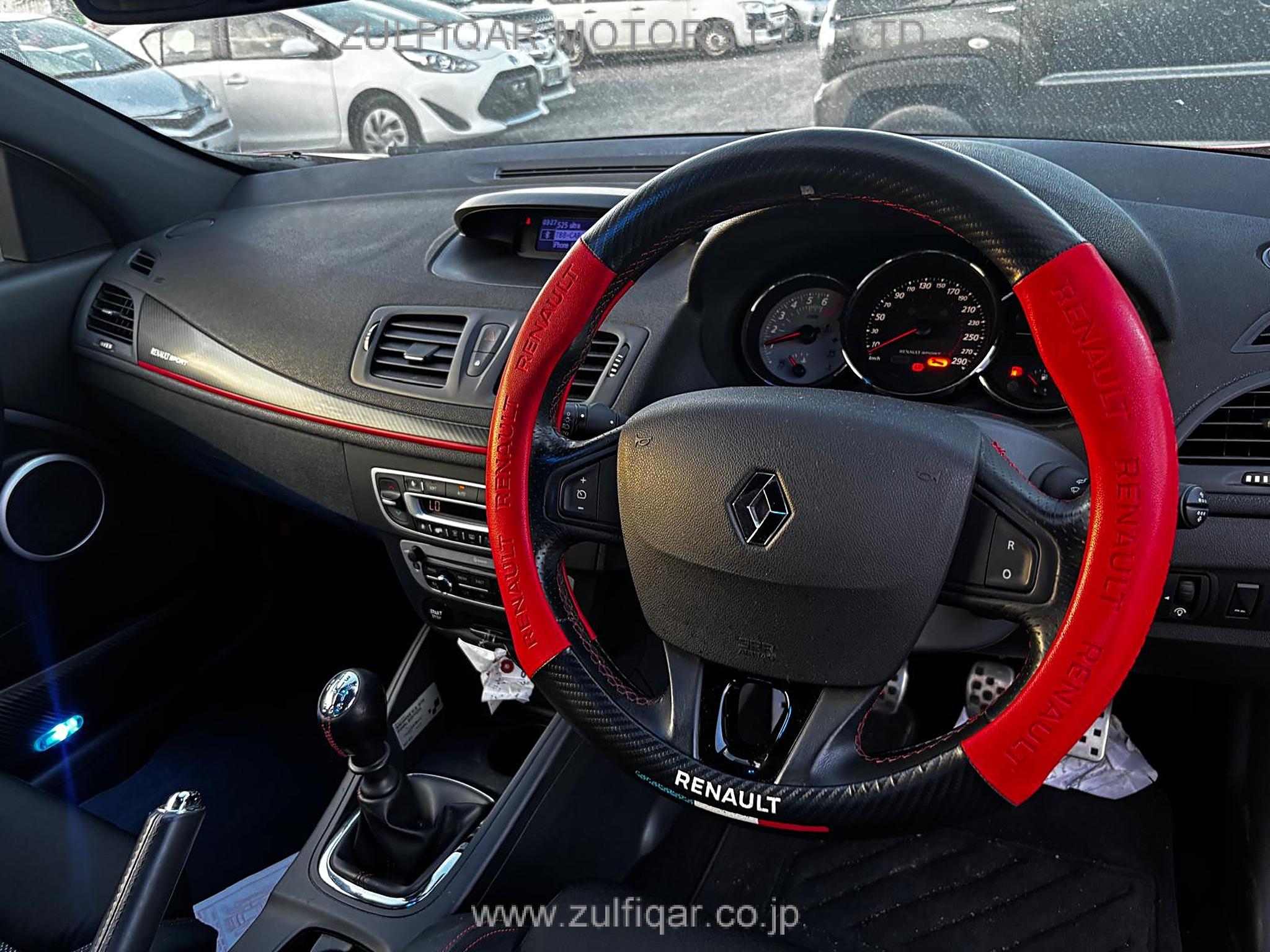 RENAULT MEGANE 2017 Image 7