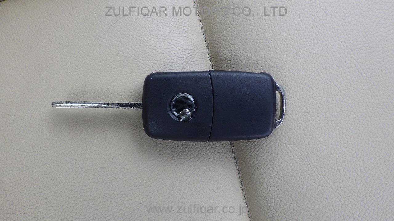 VOLKSWAGEN GOLF 2012 Image 8