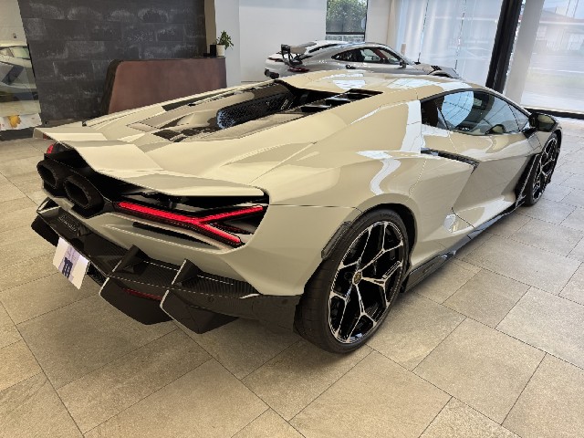 LAMBORGHINI REVUELTO 2026 Image 19