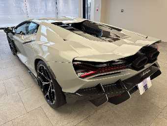 LAMBORGHINI REVUELTO 2026 Image 15