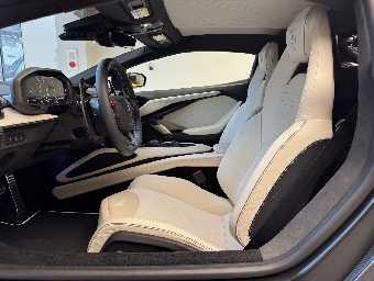 LAMBORGHINI REVUELTO 2026 Image 18