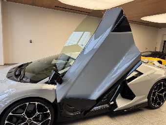 LAMBORGHINI REVUELTO 2026 Image 20