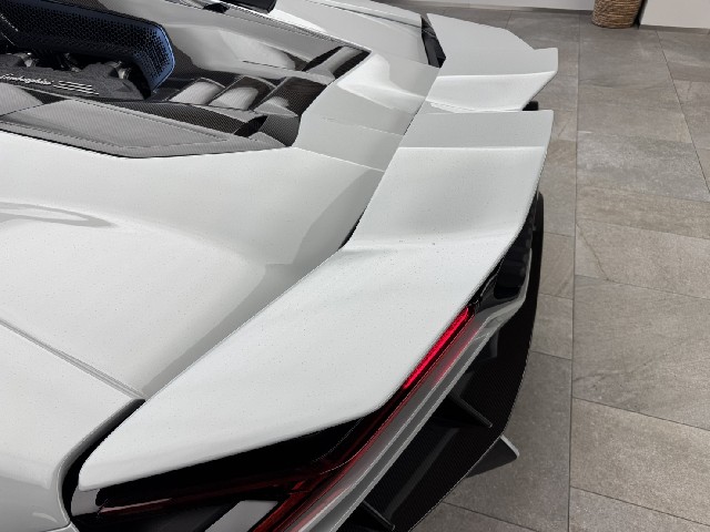 LAMBORGHINI REVUELTO 2026 Image 36
