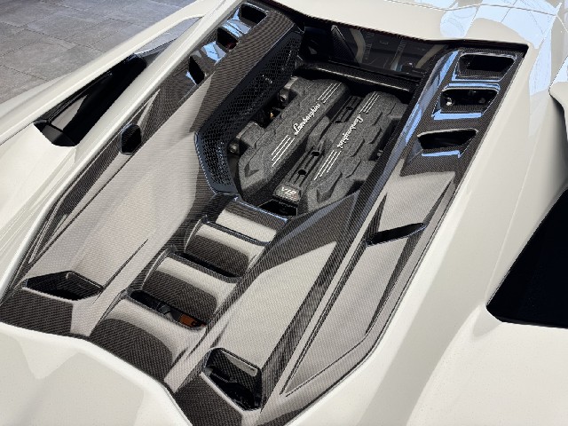 LAMBORGHINI REVUELTO 2026 Image 42