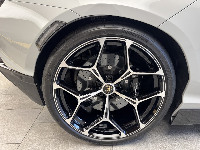 LAMBORGHINI REVUELTO 2026 Image 48