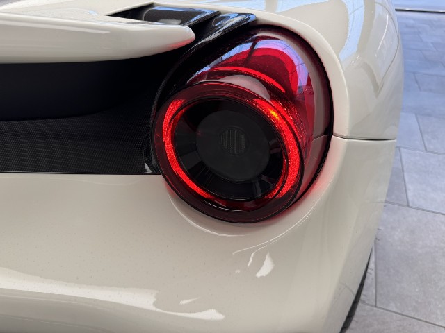 FERRARI 488 PISTA 2020 Image 33