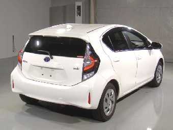TOYOTA AQUA 2021 Image 2