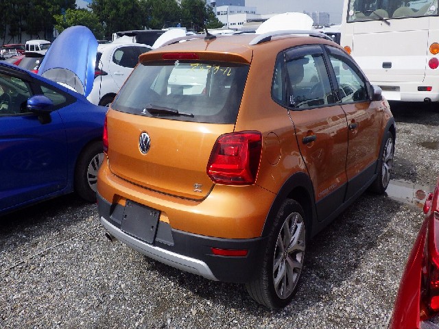 VOLKSWAGEN POLO 2017 Image 35