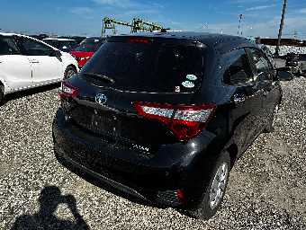 TOYOTA VITZ 2018 Image 3
