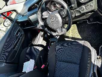 TOYOTA VITZ 2018 Image 8