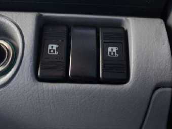 MAZDA BONGO FRIENDEE 2005 Image 32