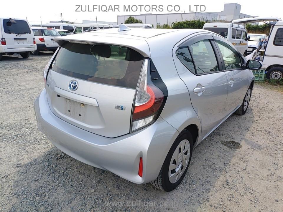 TOYOTA AQUA 2021 Image 2
