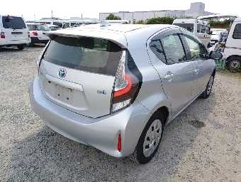 TOYOTA AQUA 2021 Image 2