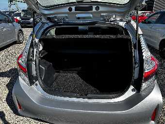 TOYOTA AQUA 2021 Image 12