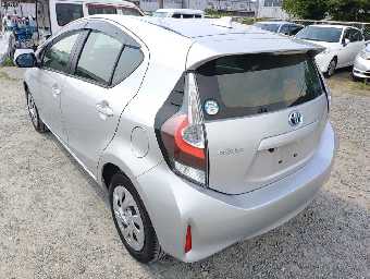 TOYOTA AQUA 2021 Image 4