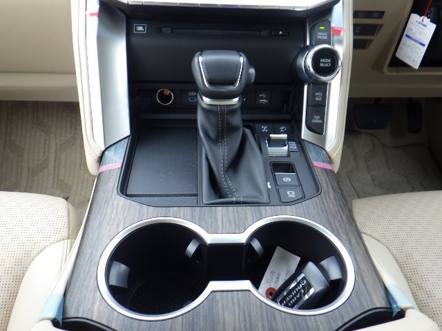 TOYOTA LAND CRUISER 2023 Image 25
