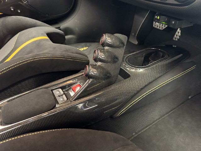 FERRARI 488 PISTA 2021 Image 40