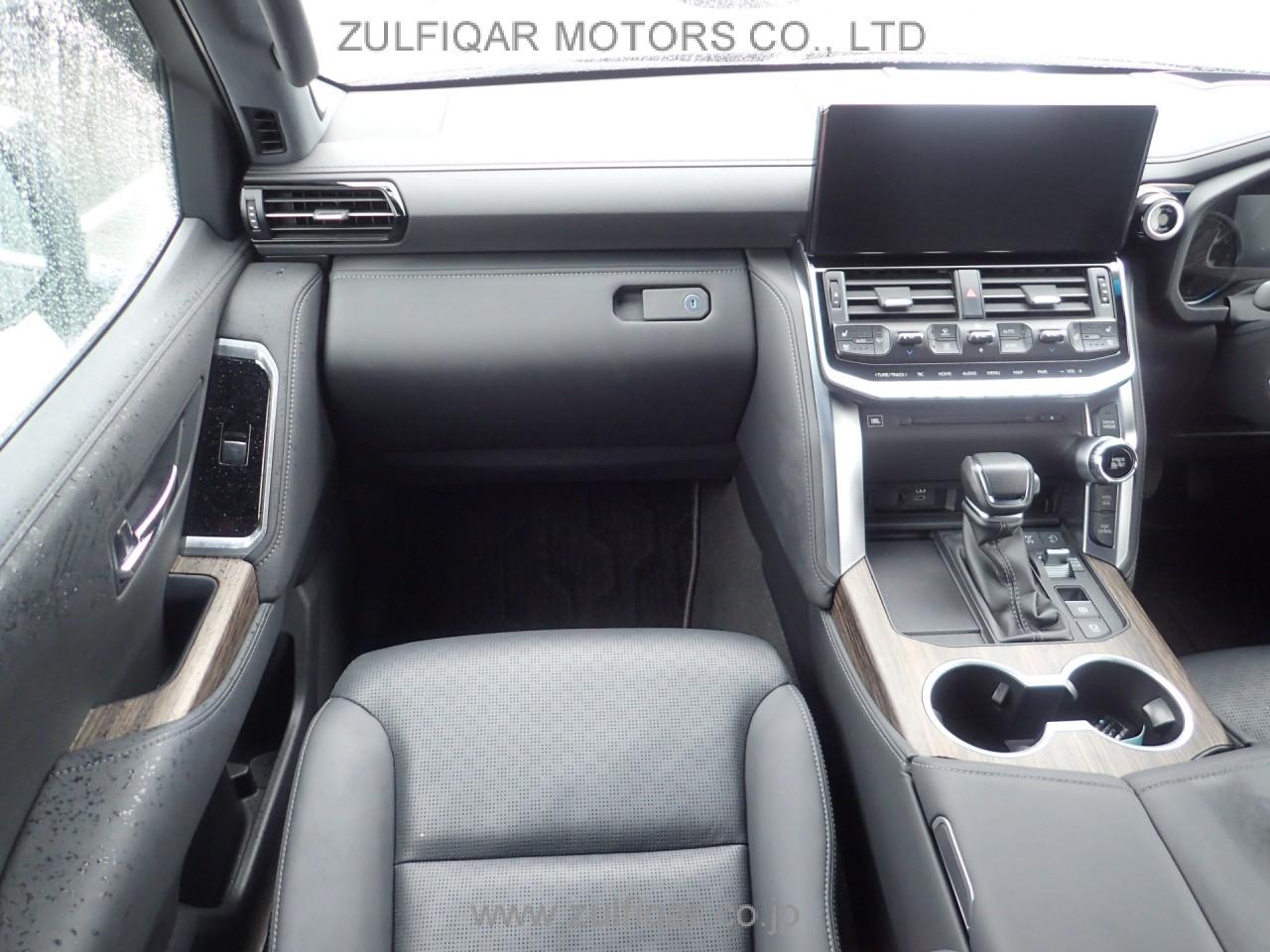 TOYOTA LAND CRUISER 2022 Image 11