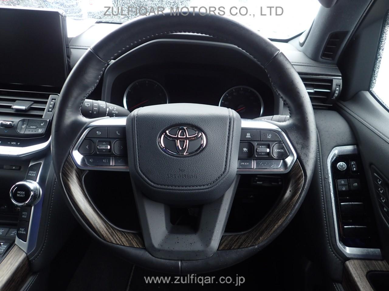 TOYOTA LAND CRUISER 2022 Image 12