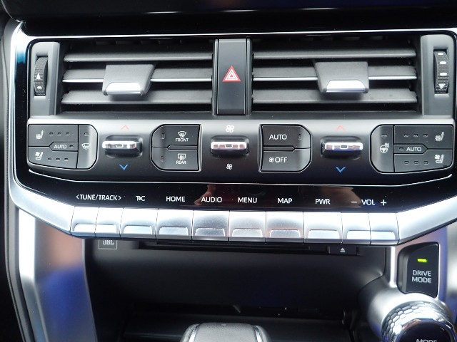 TOYOTA LAND CRUISER 2022 Image 29