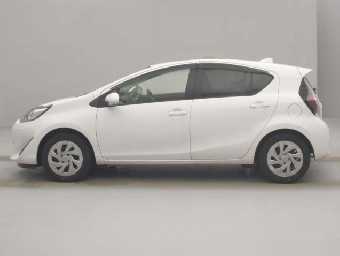 TOYOTA AQUA 2021 Image 5