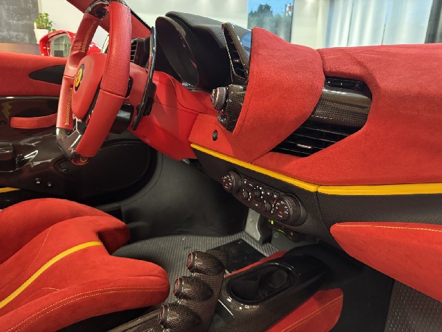 FERRARI 488 PISTA 2019 Image 44