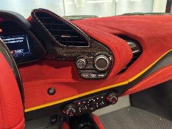 FERRARI 488 PISTA 2019 Image 44
