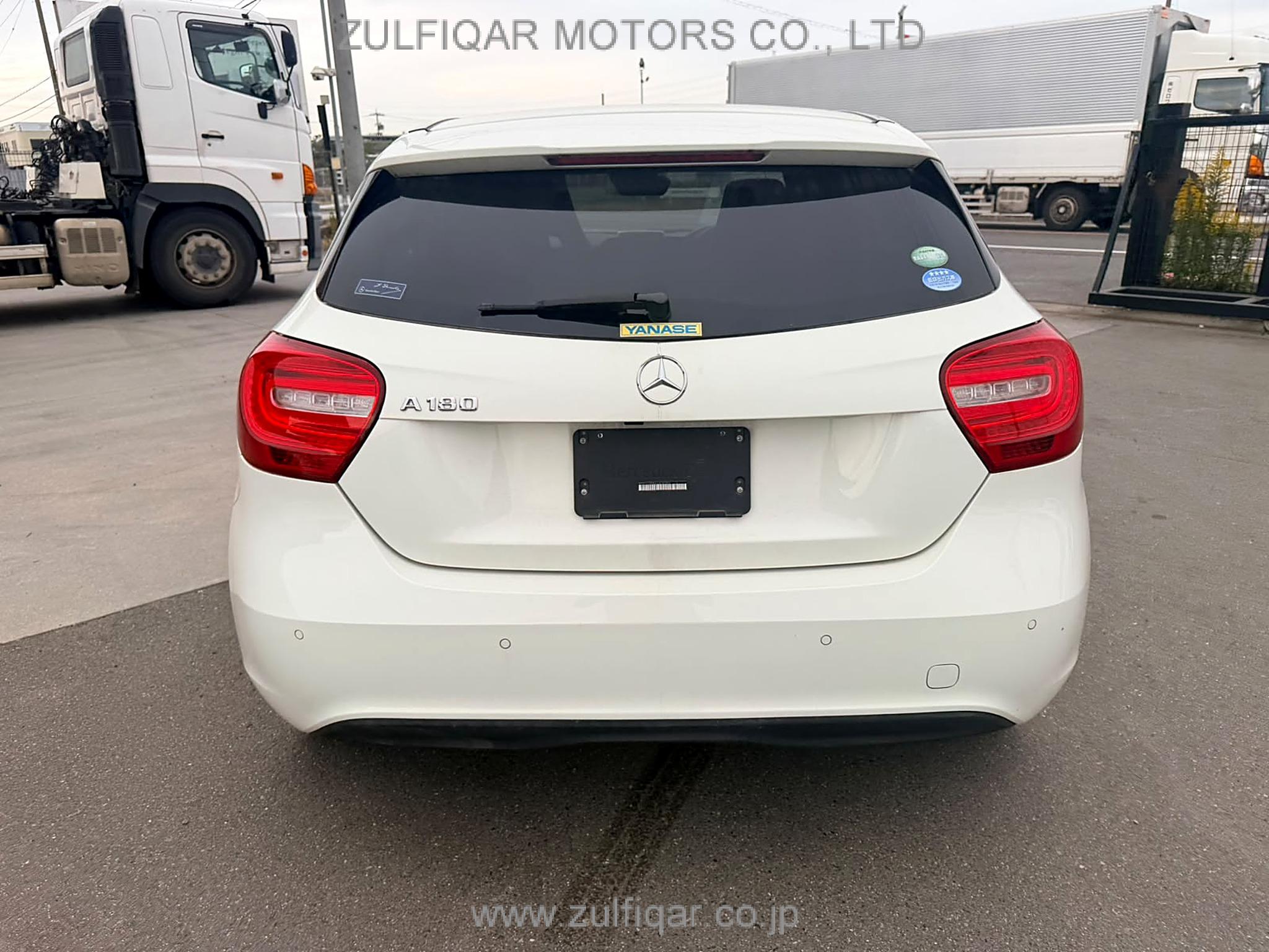 MERCEDES BENZ A CLASS 2014 Image 6