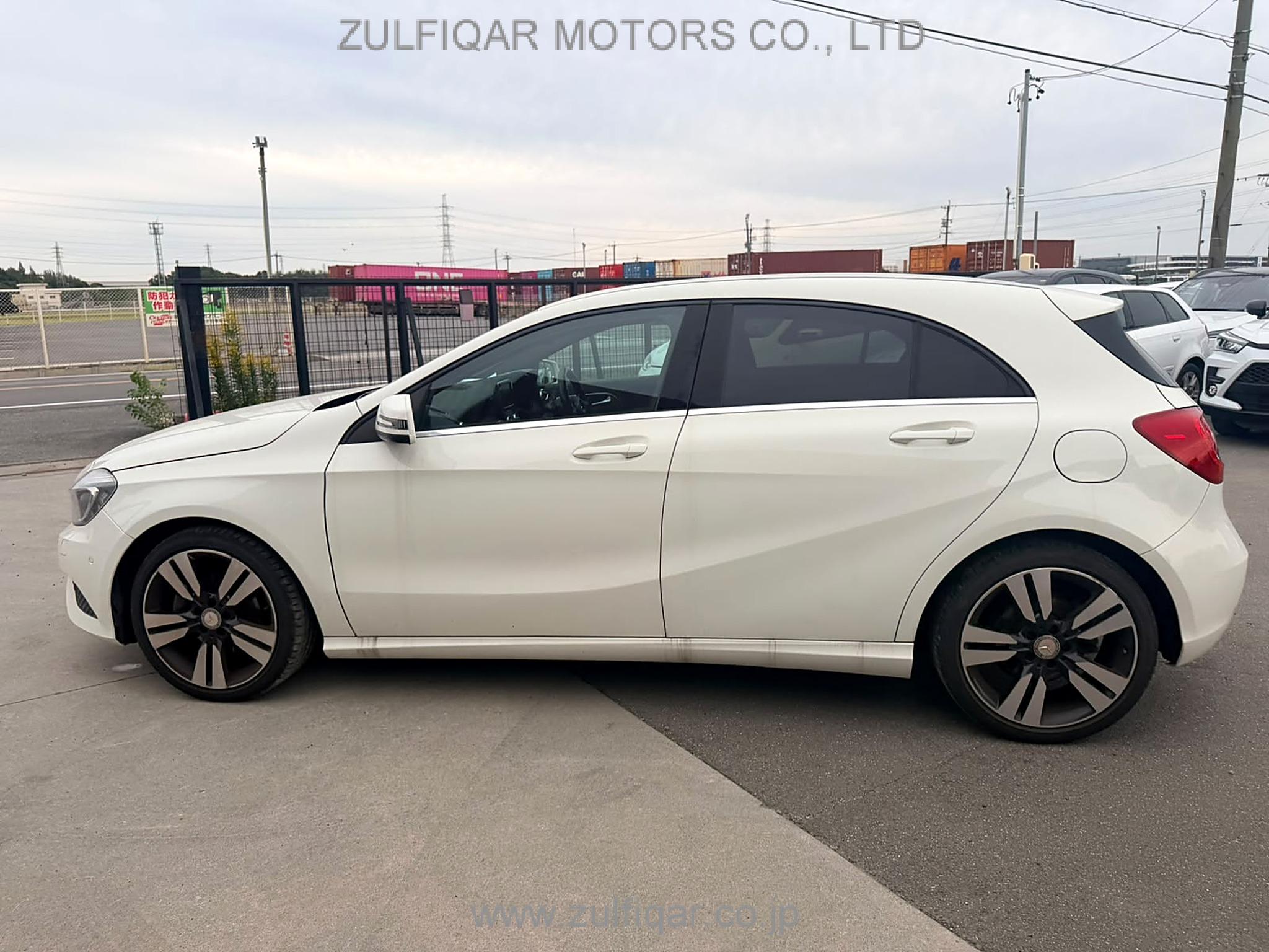 MERCEDES BENZ A CLASS 2014 Image 8