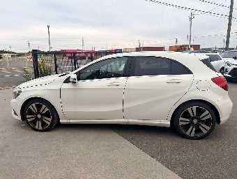 MERCEDES BENZ A CLASS 2014 Image 8