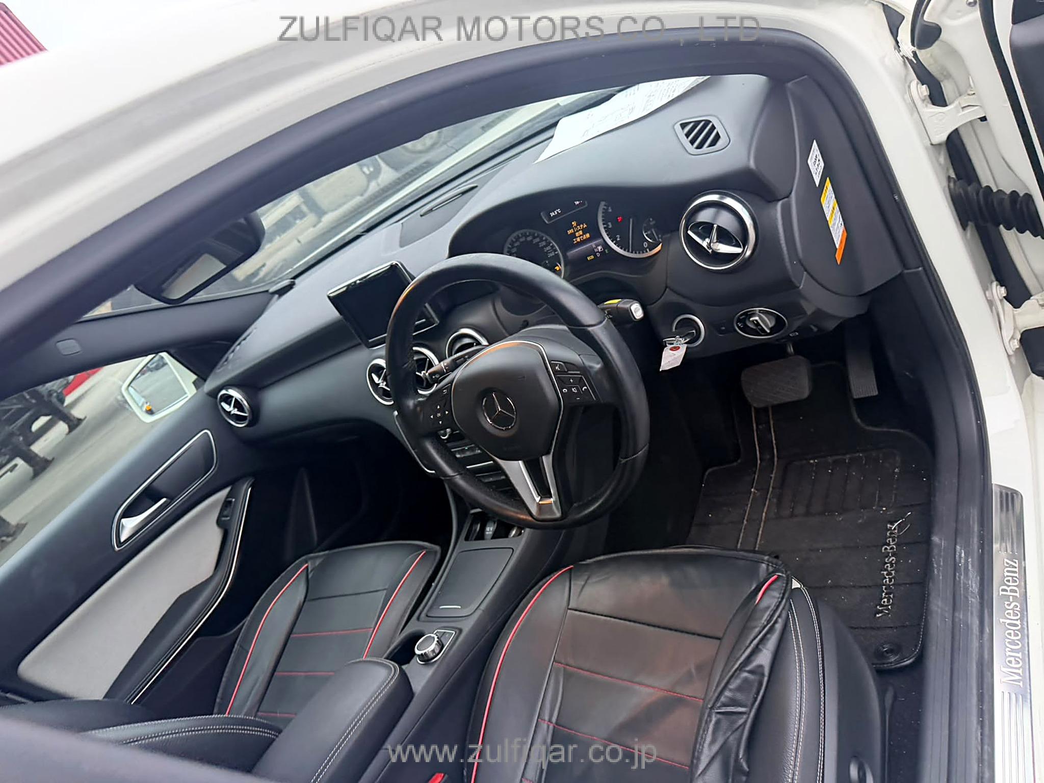 MERCEDES BENZ A CLASS 2014 Image 10