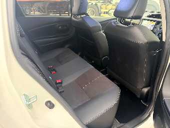 TOYOTA VITZ 2018 Image 11