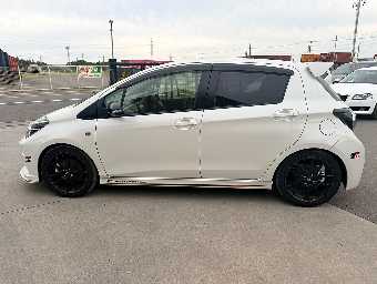 TOYOTA VITZ 2018 Image 8