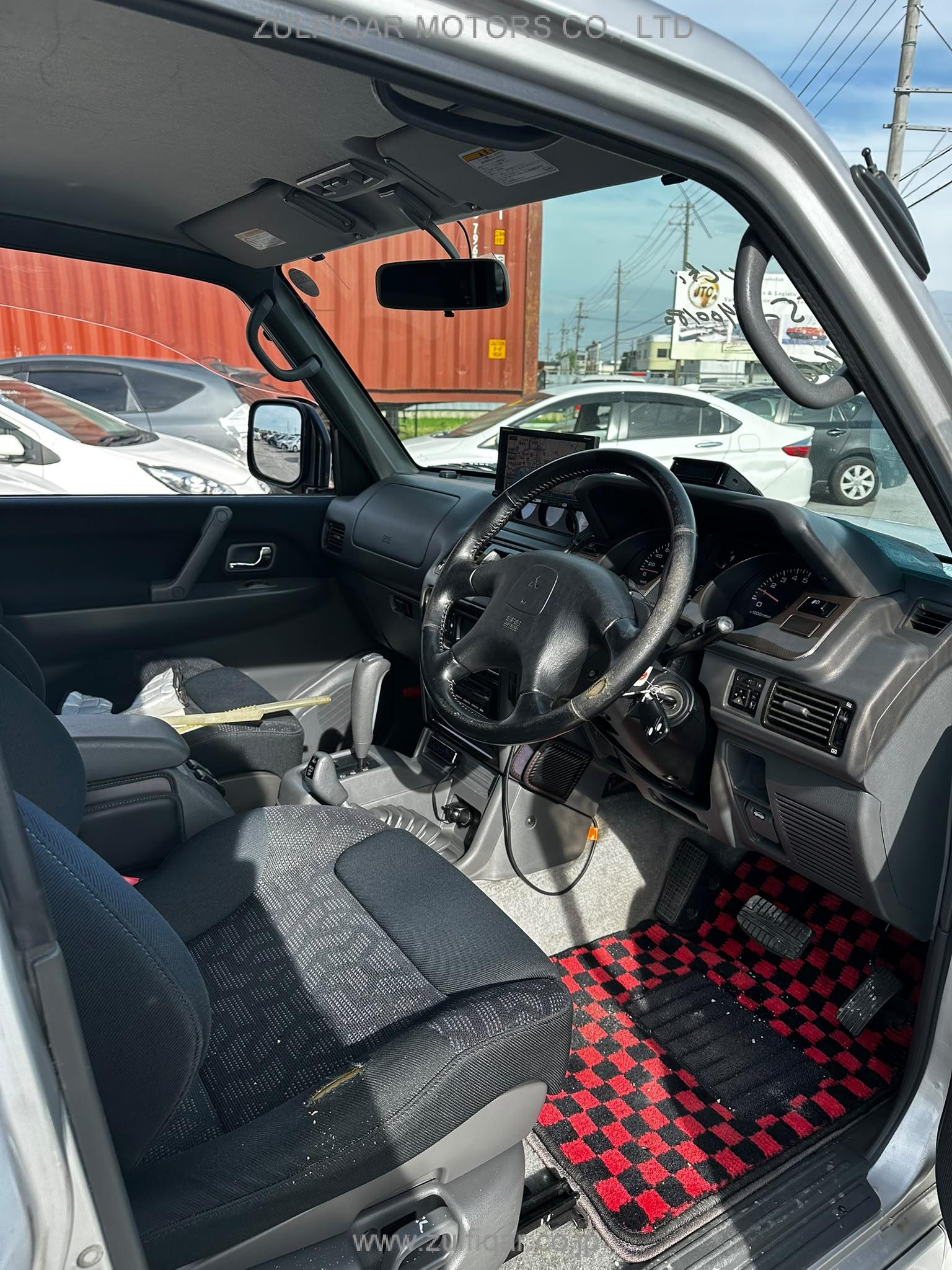 MITSUBISHI PAJERO 1997 Image 6