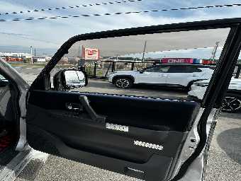 MITSUBISHI PAJERO 1997 Image 8