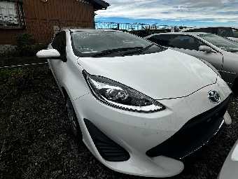TOYOTA AQUA 2021 Image 4