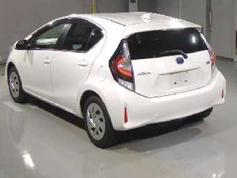TOYOTA AQUA 2021 Image 4