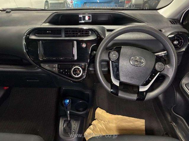 TOYOTA AQUA 2021 Image 6