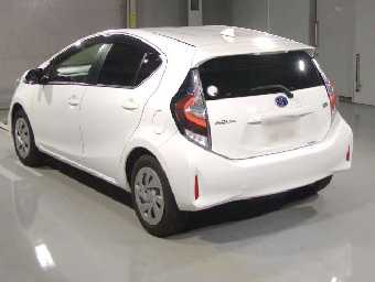 TOYOTA AQUA 2021 Image 4