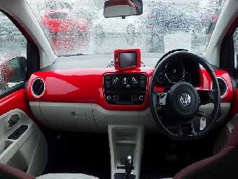 VOLKSWAGEN UP! 2015 Image 5