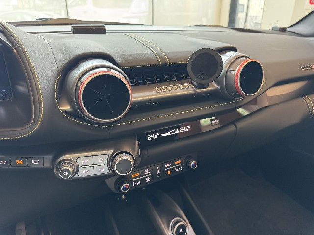 FERRARI 812 SUPERFAST 2017 Image 35