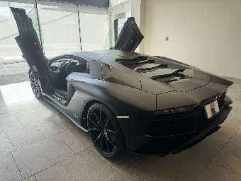 LAMBORGHINI AVENTADOR 2021 Image 7