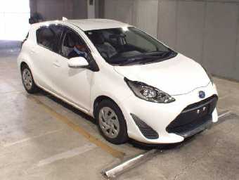 TOYOTA AQUA 2021 Image 2