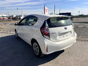 TOYOTA AQUA 2021 Image 11