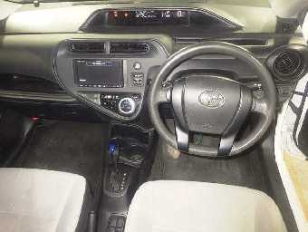 TOYOTA AQUA 2021 Image 4