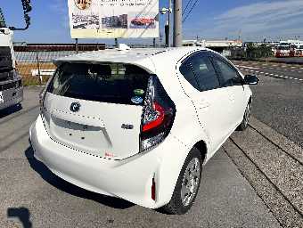 TOYOTA AQUA 2021 Image 10