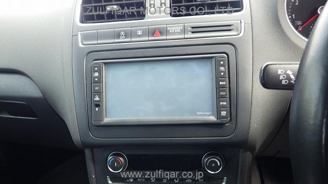 VOLKSWAGEN POLO 2014 Image 9