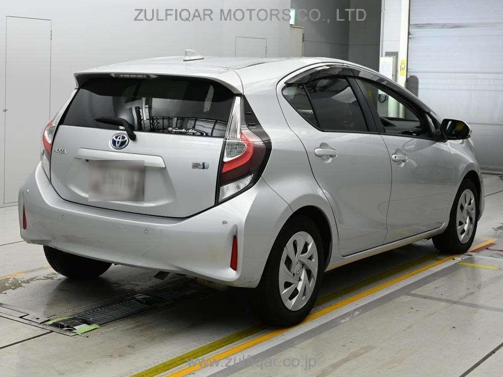 TOYOTA AQUA 2021 Image 2